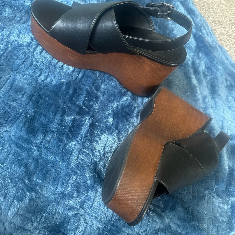 Universal Thread Black Leather Crossover Platform… - image 5